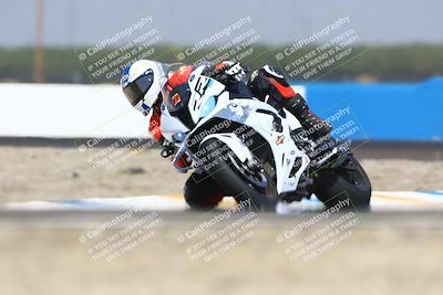 media/Sep-20-2025-TrackDaz (Sat) [[27f0cde673]]/A Group/12pm (Turn 1)/